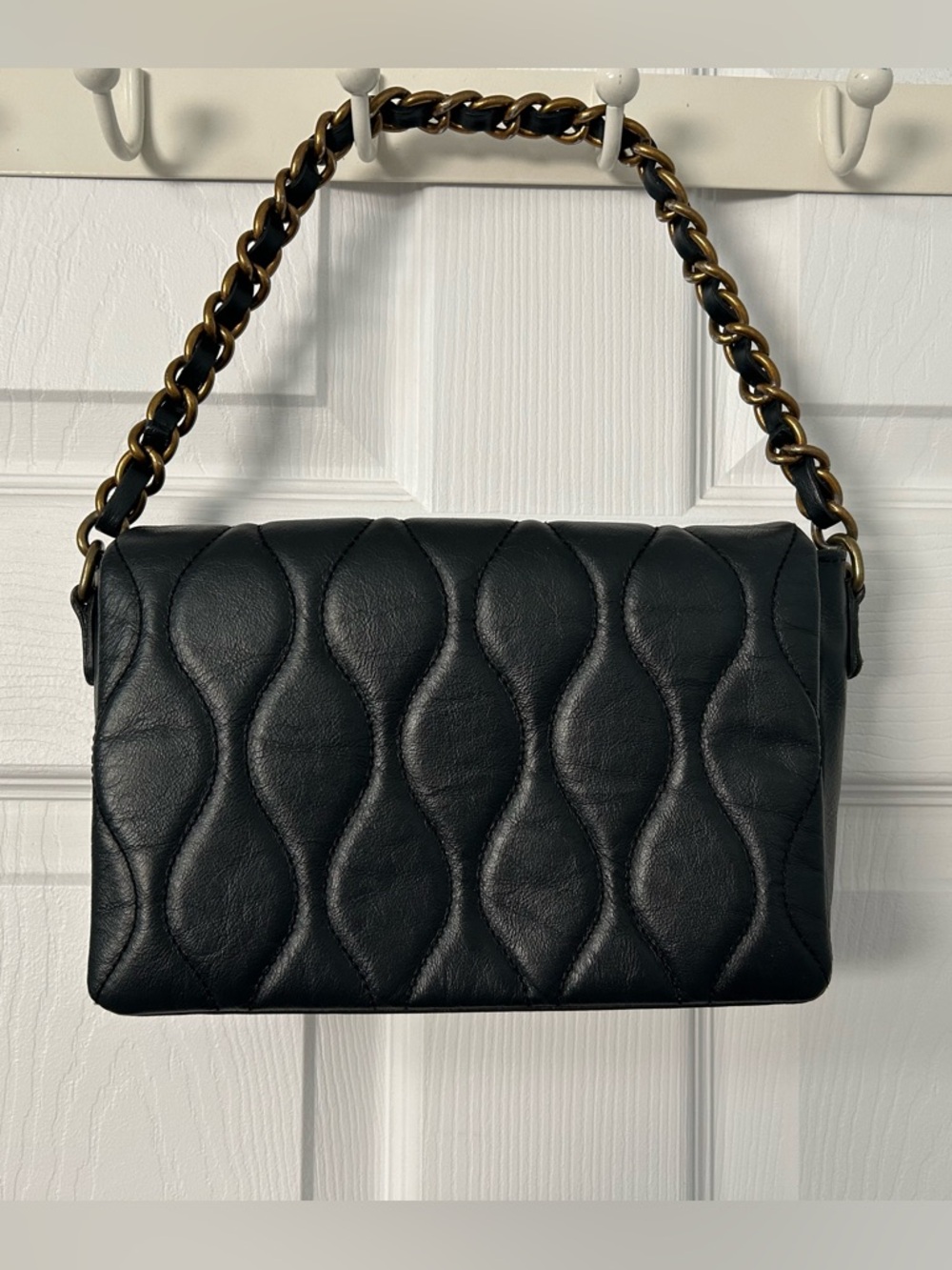 Roberta Rossi Black Quilted Shoulder Bag with Chain Handle